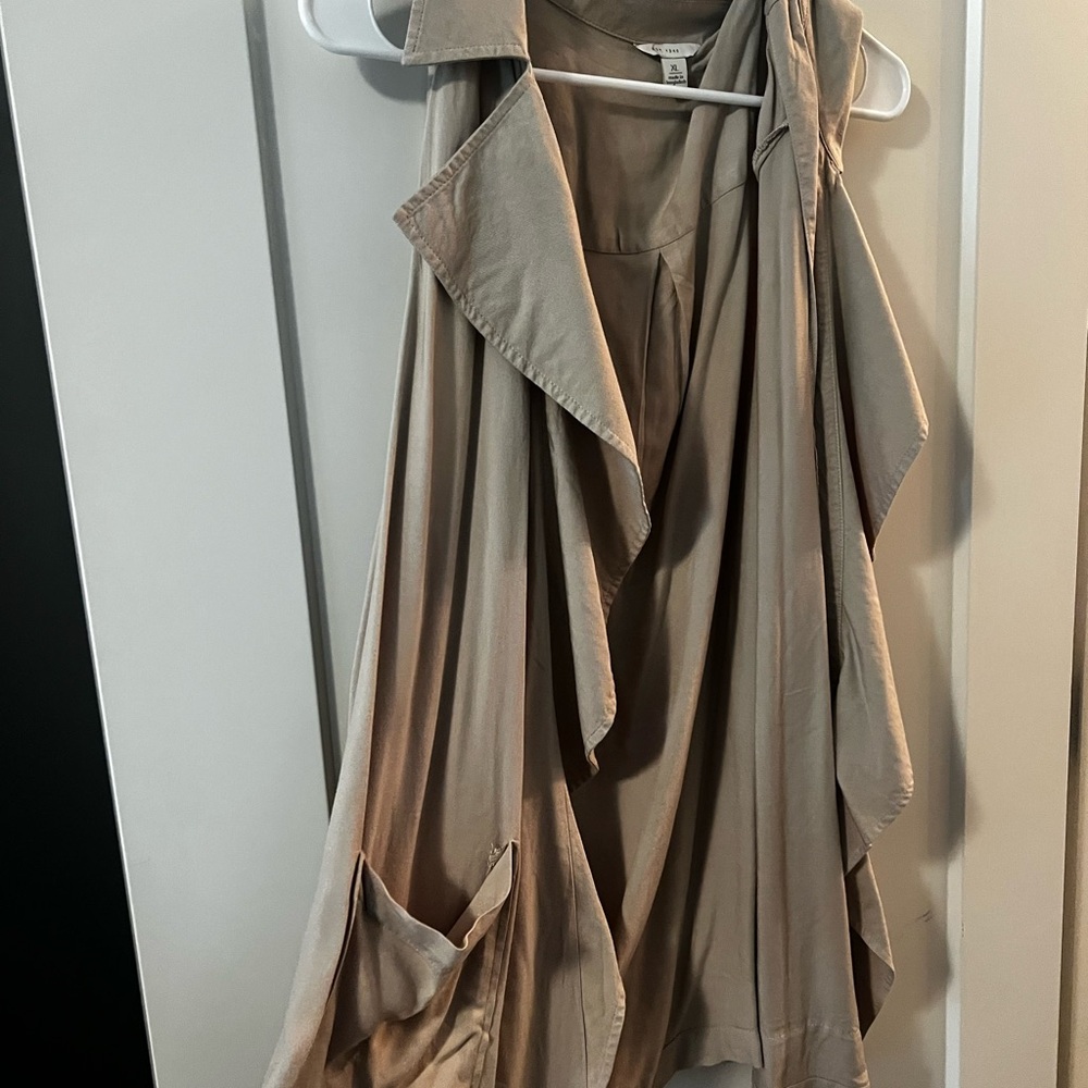 Stylish Tan Sleeveless Drape Vest